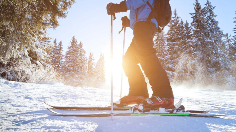 В связи с неустойчивым снежным покровом, с 5 марта  в УО «ВГУОР» не работает прокат лыж