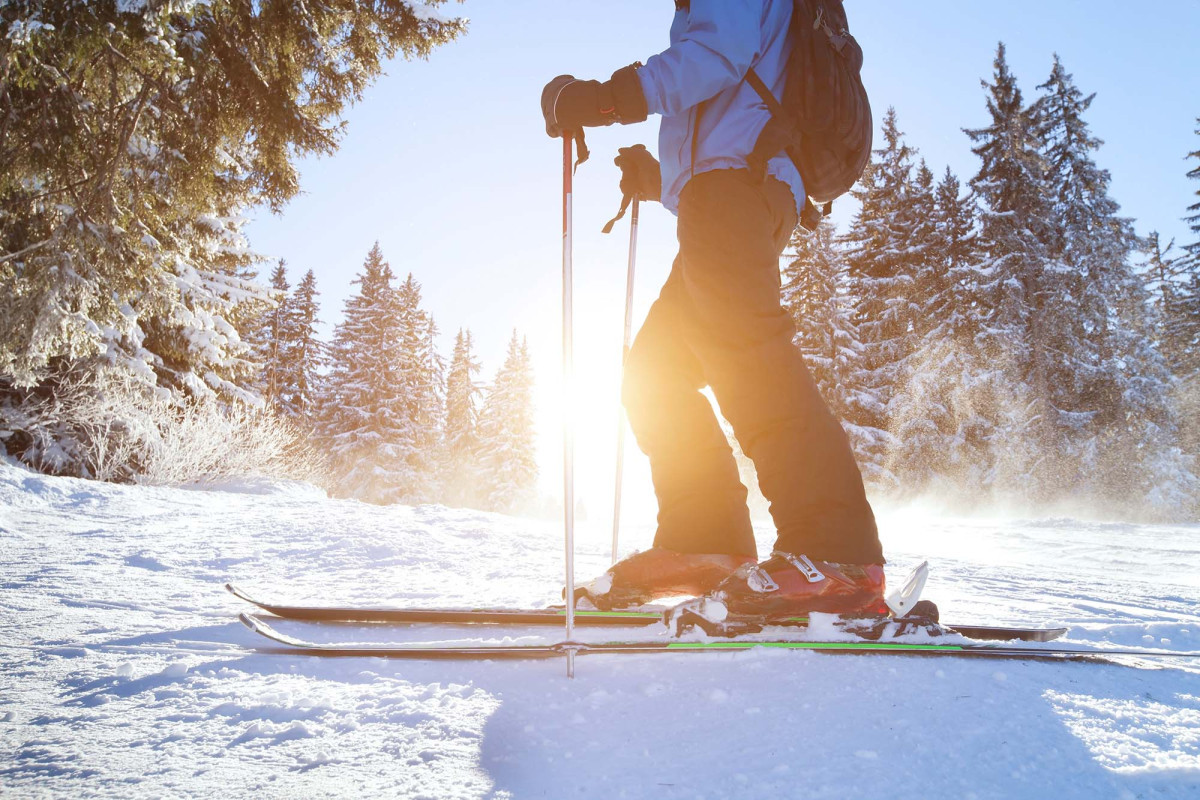 В связи с неустойчивым снежным покровом, с 5 марта  в УО “ВГУОР” не работает прокат лыж