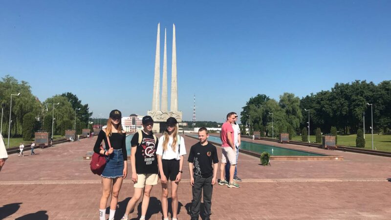 Учащиеся УО «ВГУОР» посетили мероприятие, посвящённое возложению венков и цветов к мемориальному комплексу