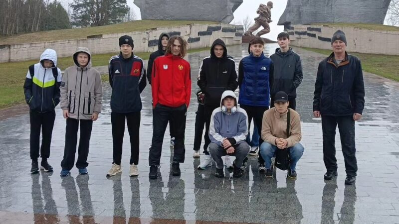 Учащиеся ВГУОР посетили мемориальный комплекс “Прорыв”.
